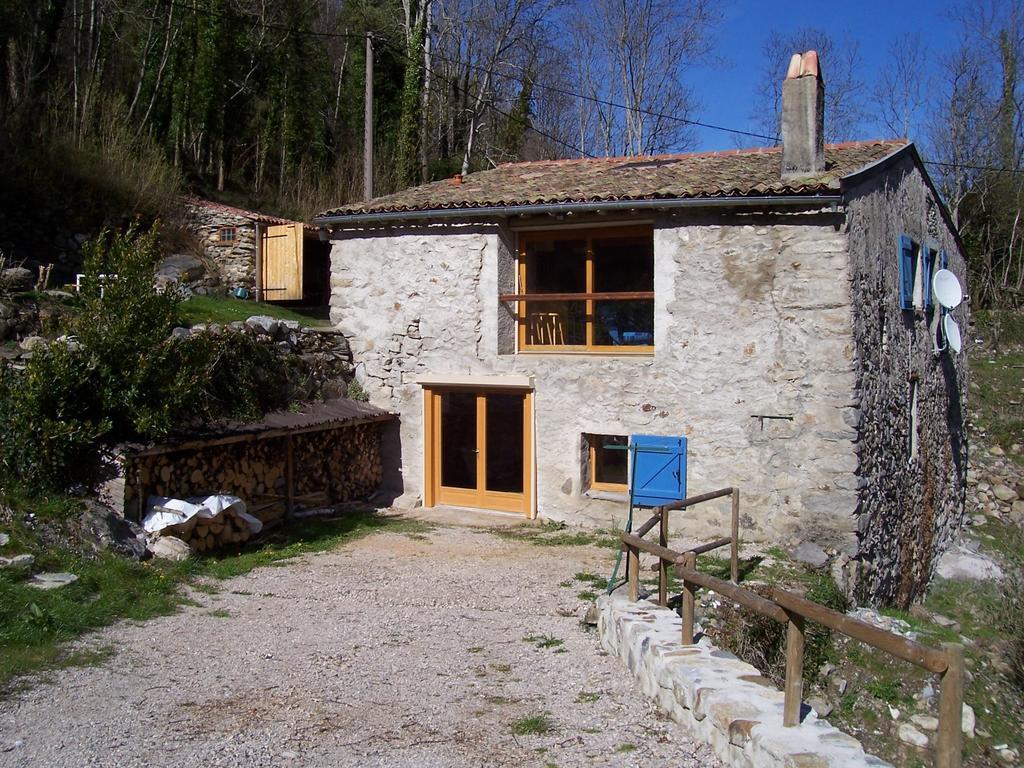 Gites Le Paradoxe Des Pyrenees Montferrier Room photo