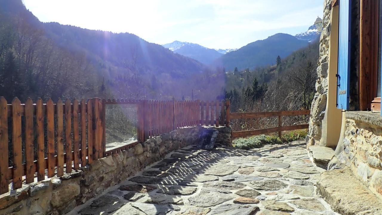 Gites Le Paradoxe Des Pyrenees Montferrier Exterior photo